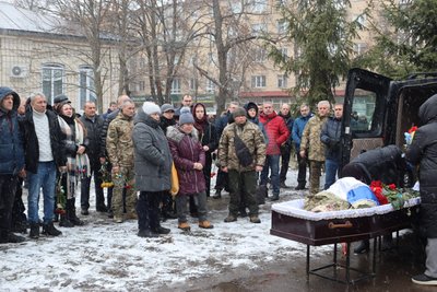 В Охтирці поховали військового Миколу Горобійченка В Охтирці поховали військового Миколу Горобійченка