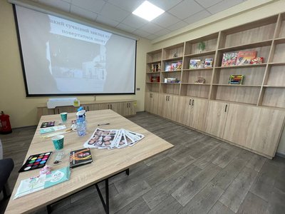 "Таке відчуття, що потрапляєш в інший вимір": у Тростянці на Сумщині відкрили Хаб “Незламні 2.0” "Таке відчуття, що потрапляєш в інший вимір": у Тростянці на Сумщині відкрили Хаб “Незламні 2.0”