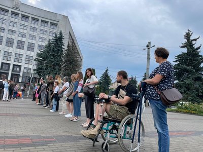 Вшанування загиблих військових, хвилина мовчання, Тернопіль, серпень 2024 Вшанування загиблих військових, хвилина мовчання, Тернопіль, серпень 2024