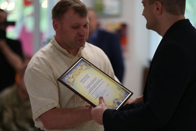 У Хмельницькому звання "Почесний громадянин" отримали 75 полеглих захисників У Хмельницькому звання "Почесний громадянин" отримали 75 полеглих захисників