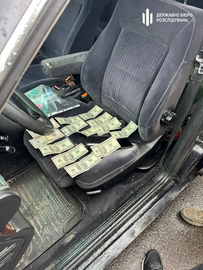 ДБР повідомило про підозру правоохоронцю з Рівненщини, який за гроші "не знаходив" розшукуваних військовозобов’язаних ДБР повідомило про підозру правоохоронцю з Рівненщини, який за гроші "не знаходив" розшукуваних військовозобов’язаних