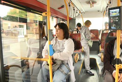У Хмельницькому до 15 вересня тестуватимуть безготівкову оплату проїзду в автобусах У Хмельницькому до 15 вересня тестуватимуть безготівкову оплату проїзду в автобусах