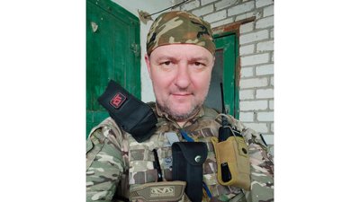 На Чернігівщині поховали двох захисників: Станіслава Труша та Володимира Руденка На Чернігівщині поховали двох захисників: Станіслава Труша та Володимира Руденка