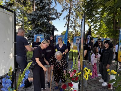 На Вінниччині відбувся автопробіг у пам'ять про полеглого Владислава Каспрука На Вінниччині відбувся автопробіг у пам'ять про полеглого Владислава Каспрука