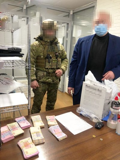 Посадовцю "Укртранснафти" в трьом директорам фірм повідомили про підозру у розтраті 9 мільйонів з бюджету Посадовцю "Укртранснафти" в трьом директорам фірм повідомили про підозру у розтраті 9 мільйонів з бюджету