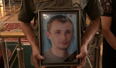У Луцька попрощалися з загиблими бійцями Олександром Матвійчуком та Володимиром Закревою У Луцька попрощалися з загиблими бійцями Олександром Матвійчуком та Володимиром Закревою