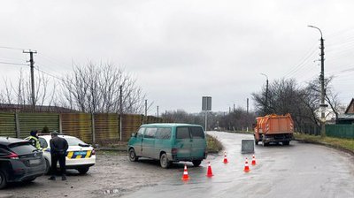 Аварія у Хмельницькому по вулиці Виговського, де автомобіль наїхав на пішохода Аварія у Хмельницькому по вулиці Виговського, де автомобіль наїхав на пішохода