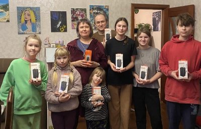 Повербанки для ДБСТ Київщини: пристрої отримали майже 800 дітей Повербанки для ДБСТ Київщини: пристрої отримали майже 800 дітей