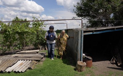 "Коли вию, коли скавчу". Як останні 20 мешканців Веселого Кута на Дніпропетровщині живуть у прифронтовому селі