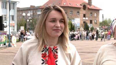 Намагаємося відродити традиції: у Радивилові музичні колективи виконали Поліські веснянки Намагаємося відродити традиції: у Радивилові музичні колективи виконали Поліські веснянки