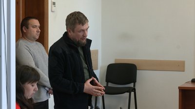 21-річну дівчину з Чернігова, яку підозрюють у вбивстві батька, залишили під вартою 21-річну дівчину з Чернігова, яку підозрюють у вбивстві батька, залишили під вартою