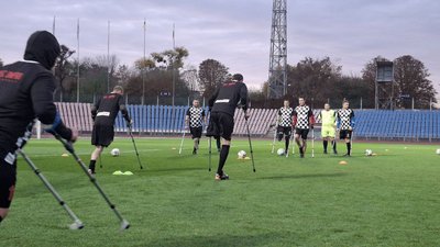 Повернення через спорт: у Черкасах ветерани війни займаються ампфутболом Повернення через спорт: у Черкасах ветерани війни займаються ампфутболом