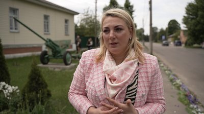 Начальниця відділу культури Менської міськради на Чернігівщині Світлана Шелудько розповідає про Віталія Крутого, з яким прощалися 20 травня 2024 року Начальниця відділу культури Менської міськради на Чернігівщині Світлана Шелудько розповідає про Віталія Крутого, з яким прощалися 20 травня 2024 року