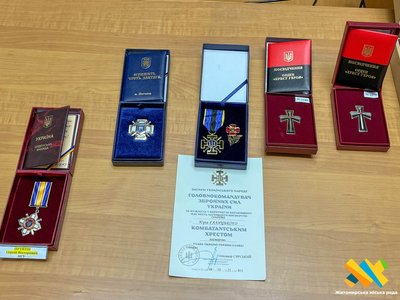 У Житомирі родинам загиблих військових передали державні нагороди У Житомирі родинам загиблих військових передали державні нагороди