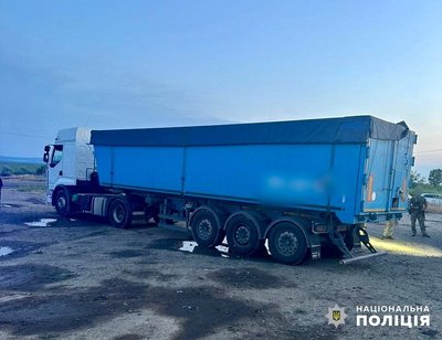 Водію зерновоза з Одещини, який намагався вивезти за кордон 41 чоловіка, оголосили підозру Водію зерновоза з Одещини, який намагався вивезти за кордон 41 чоловіка, оголосили підозру
