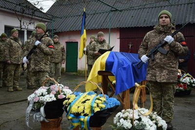 На Закарпатті попрощалися із загиблим захисником Мирославом Матьовкою