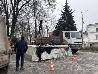 У Полтаві демонтували непрацюючий екран