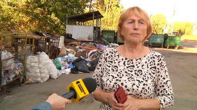 Унітази і потрощена техніка під вікнами жителів Озерного на Житомирщині: чому не вивозять сміття Унітази і потрощена техніка під вікнами жителів Озерного на Житомирщині: чому не вивозять сміття