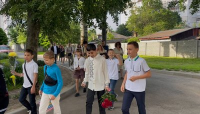 "Це найкращі роки мого життя": у Черкасах для школярів пролунав останній дзвоник "Це найкращі роки мого життя": у Черкасах для школярів пролунав останній дзвоник