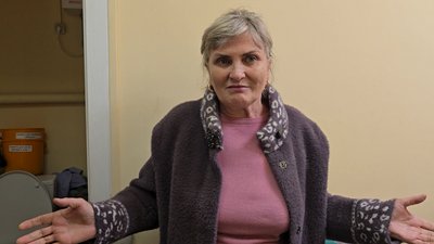 "Лежав чоловік без ноги": очевидиця про атаку дронів РФ на Семенівку, що на прикордонні Чернігівщини "Лежав чоловік без ноги": очевидиця про атаку дронів РФ на Семенівку, що на прикордонні Чернігівщини