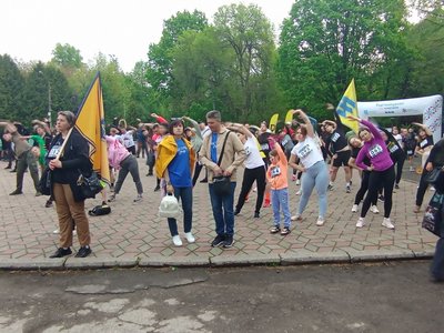Благодійний забіг "Біжу за Азов" об'єднав у Хмельницькому понад 150 учасників на підтримку захисників України Благодійний забіг "Біжу за Азов" об'єднав у Хмельницькому понад 150 учасників на підтримку захисників України