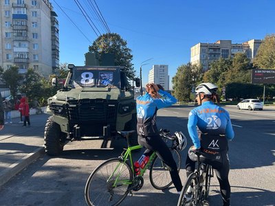 На пробігу ініціюють благодійний збір коштів для 8 полку, зокрема виставивши військову техніку На пробігу ініціюють благодійний збір коштів для 8 полку, зокрема виставивши військову техніку