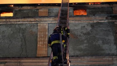 Пожежі на трьох приватних підприємствах: наслідки дронової атаки у Черкаській області Пожежі на трьох приватних підприємствах: наслідки дронової атаки у Черкаській області