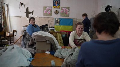 Нічні російські атаки, волонтерський рух, кафе: як живуть у Сумах Нічні російські атаки, волонтерський рух, кафе: як живуть у Сумах