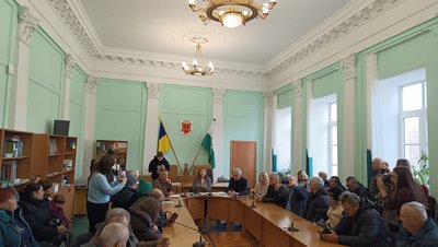 У Полтаві люди зібралися на акцію проти закриття районної лікарні