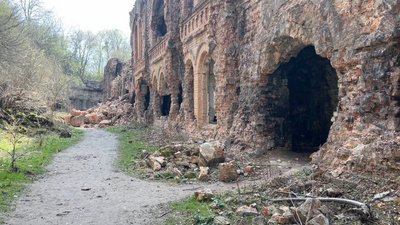 У Дубенському форті обвалилася частина стіни: фоторепортаж У Дубенському форті обвалилася частина стіни: фоторепортаж