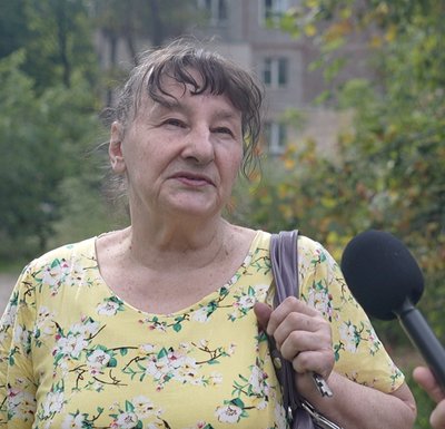 “Взяла пляшки й почала гасити”: безпілотник армії РФ влучив у “хрущовку” у Сумах “Взяла пляшки й почала гасити”: безпілотник армії РФ влучив у “хрущовку” у Сумах