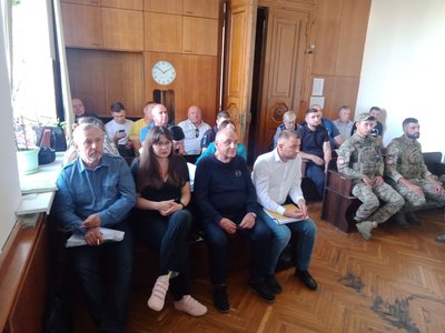 У Житомирі суд продовжує розглядати справу про вбивство дитини у Радомишлі: на допит викликали свідків У Житомирі суд продовжує розглядати справу про вбивство дитини у Радомишлі: на допит викликали свідків