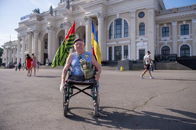 У 77 років збирає на ЗСУ: до Одеси на тиждень приїхав волонтер "дядя Гриша" У 77 років збирає на ЗСУ: до Одеси на тиждень приїхав волонтер "дядя Гриша"