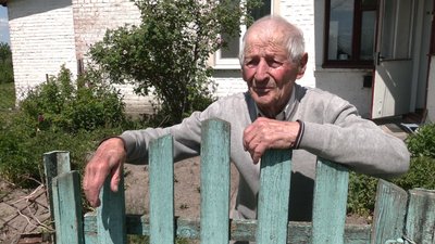 У 95 співає у хорі і щодня їздить велосипедом: історія життя Миколи Шумейка з Рівненщини У 95 співає у хорі і щодня їздить велосипедом: історія життя Миколи Шумейка з Рівненщини