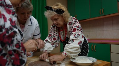 "З маком та ще й з медовою підливкою". У Сумах готували вареники "З маком та ще й з медовою підливкою". У Сумах готували вареники
