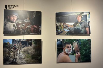 Фотовиставка Бориса Бухмана "Народжені на перемогу" відкриється в Одесі до третьої річниці вторгнення. Фотовиставка Бориса Бухмана "Народжені на перемогу" відкриється в Одесі до третьої річниці вторгнення.