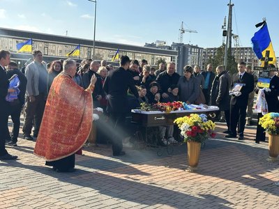 На Одещині попрощались з 36-річним військовим, який загинув в Херсонській області На Одещині попрощались з 36-річним військовим, який загинув в Херсонській області
