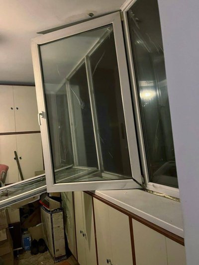 Пожежа на підприємстві та пошкоджена багатоповерхівка: наслідки атаки Київщини Пожежа на підприємстві та пошкоджена багатоповерхівка: наслідки атаки Київщини