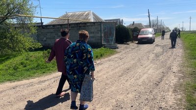 Машина з продуктами Розкішне Іллінівська громада Донецька область 21 квітня 2025 рік Машина з продуктами Розкішне Іллінівська громада Донецька область 21 квітня 2025 рік