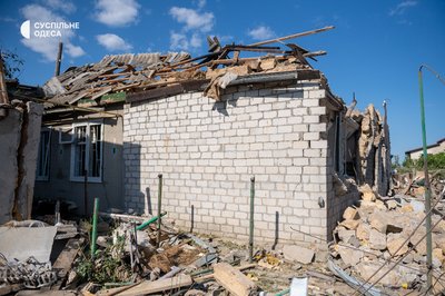 84-річного чоловіка діставали з-під завалів: РФ ударила по Одещині вдень 31 липня 84-річного чоловіка діставали з-під завалів: РФ ударила по Одещині вдень 31 липня
