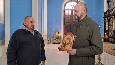 Ікони, меблі, техніка: у Кропивницькому збирають речі для гарнізонного храму Ікони, меблі, техніка: у Кропивницькому збирають речі для гарнізонного храму