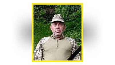 На Чернігівщині попрощалися з бійцями Олексієм Лисенком та Романом Мицу На Чернігівщині попрощалися з бійцями Олексієм Лисенком та Романом Мицу