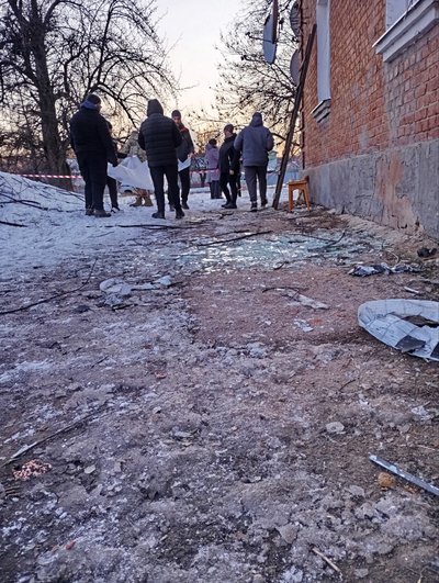 В Сумах безпілотники РФ вдарили біля житлових будинків В Сумах безпілотники РФ вдарили біля житлових будинків