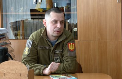 Про світ відкриттів: військовий із Черкас презентував книгу для дітей Про світ відкриттів: військовий із Черкас презентував книгу для дітей