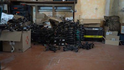 Як військовослужбовці 151 ОМБр ремонтують та модифікують FPV-дрони Як військовослужбовці 151 ОМБр ремонтують та модифікують FPV-дрони
