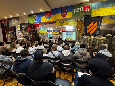 У Вінниці вручили стипендії дітям полеглих захисників У Вінниці вручили стипендії дітям полеглих захисників
