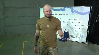 Актор Євген Авдєєнко отримав нагороду "За сприяння обороні Києва" Актор Євген Авдєєнко отримав нагороду "За сприяння обороні Києва"