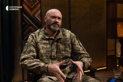 Військовослужбовець 12-го окремого центру спеціального призначення Тимур Хромаєв під час інтервʼю Суспільному, Київ, 14 травня 2026 року Військовослужбовець 12-го окремого центру спеціального призначення Тимур Хромаєв під час інтервʼю Суспільному, Київ, 14 травня 2026 року