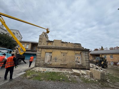 Обіцяють відбудувати: У Черкасах зносять корпус музичної школи — що буде на його місці Обіцяють відбудувати: У Черкасах зносять корпус музичної школи — що буде на його місці