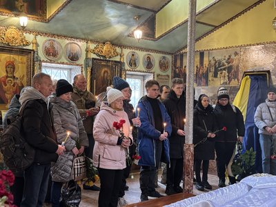 У Сумах попрощалися із загиблим бійцем Сергієм Лєвашовим У Сумах попрощалися із загиблим бійцем Сергієм Лєвашовим